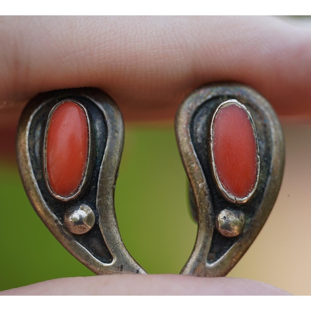 Old Pawn Native Indian Sterling Silver Mediterranean Coral Clip on Earrings